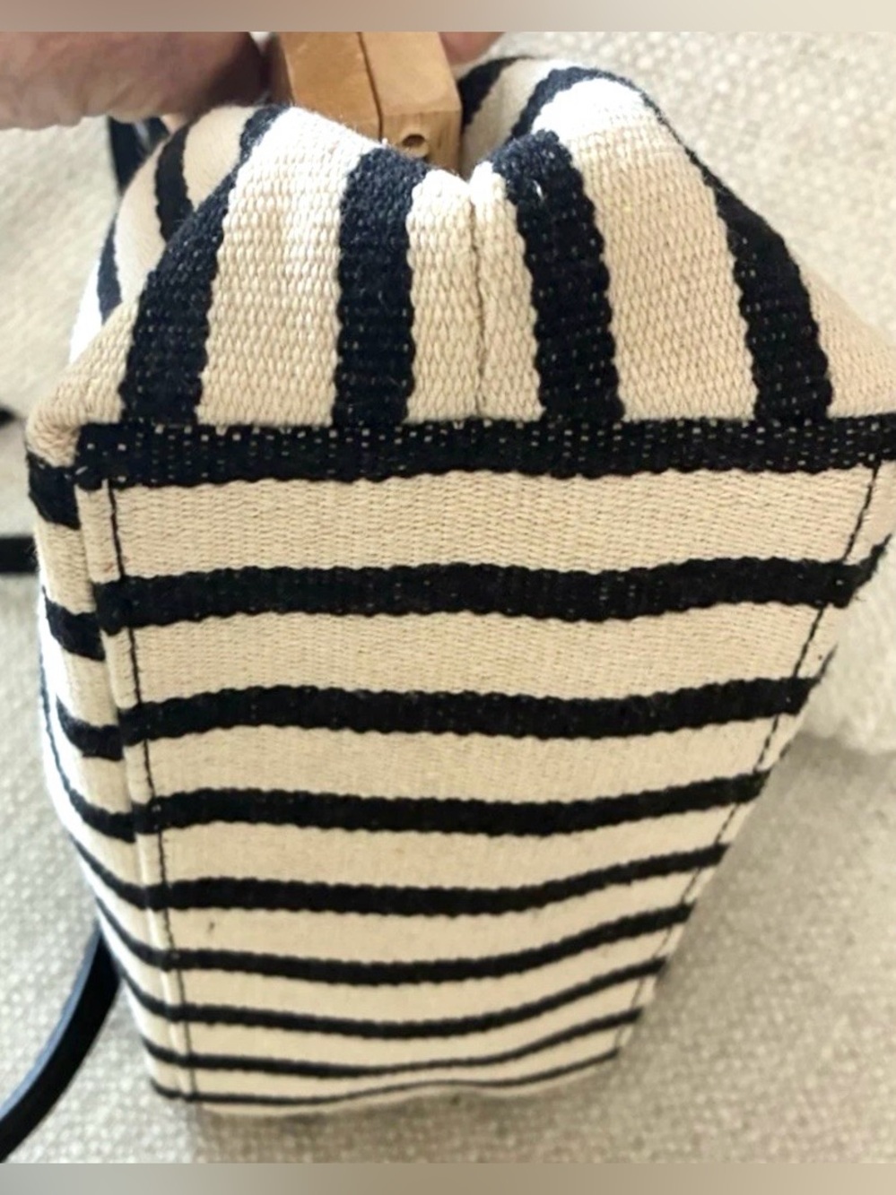 Zara Canvas Crossbody Bag, Wooden Kiss-Lock, Striped Cream & Black NWT Retail$69 - Picture 10 of 11
